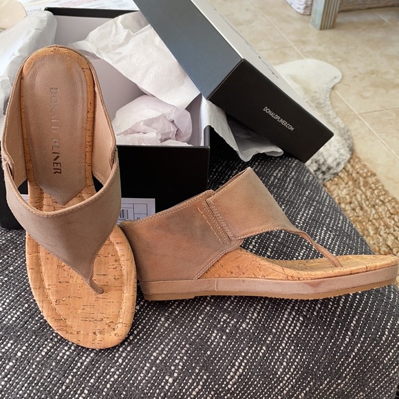 Donald Pliner Wedges - Picture 3 of 7